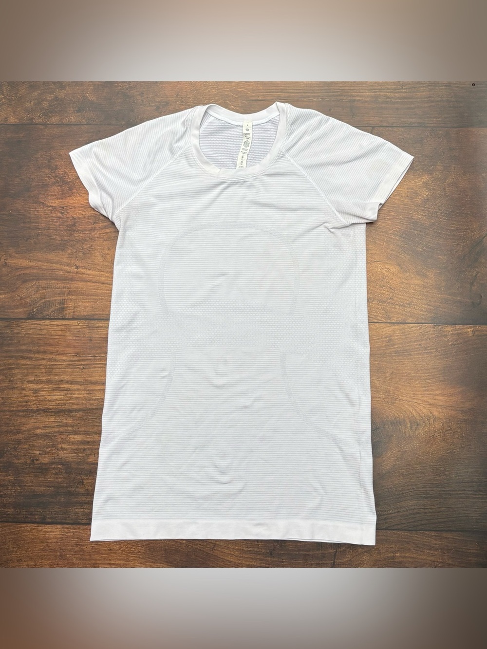 Lululemon Swiftly Tech Short Sleeve Shirt In White Size 8